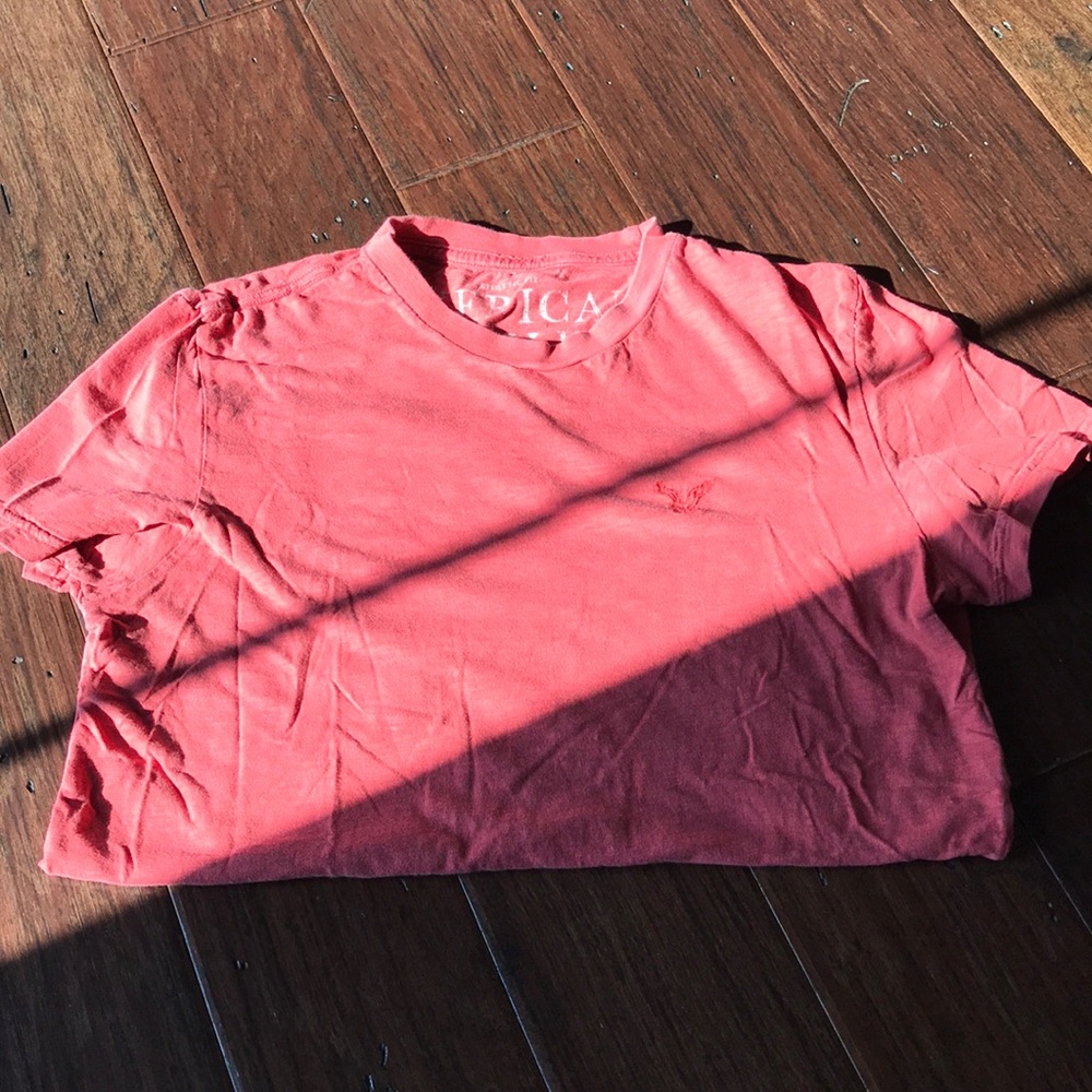 AEO athletic fit red t small